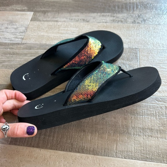 Sparkly sequined foam flipflops - Picture 2 of 2